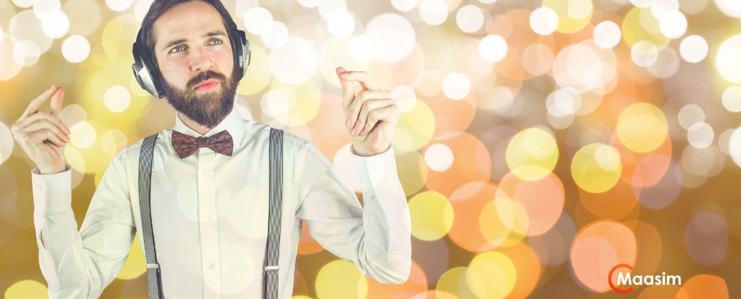 מה חשוב כשבוחרים די ג'יי לאירוע ובצד ימין למטה לוגו אתר MAASIM